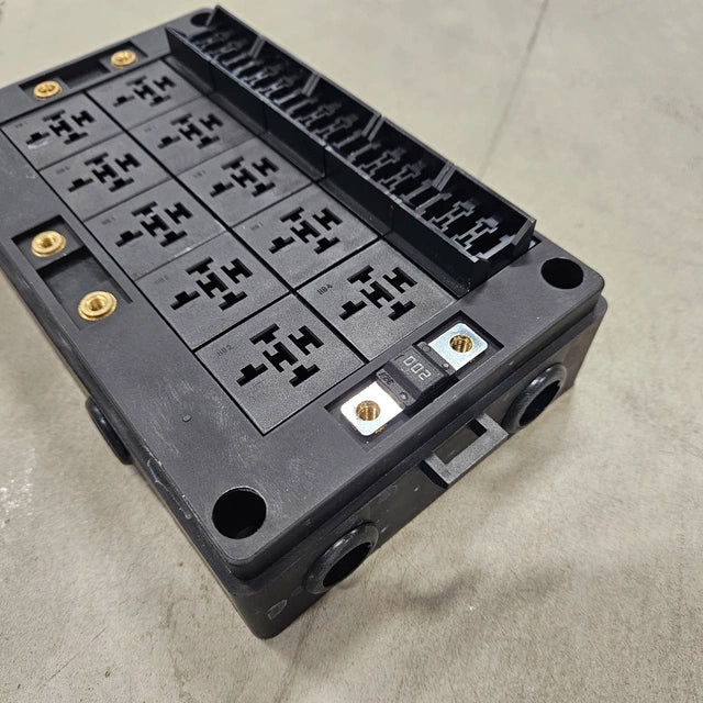 Hurricane Relay and fuse panel RB10 (Bottom mount)